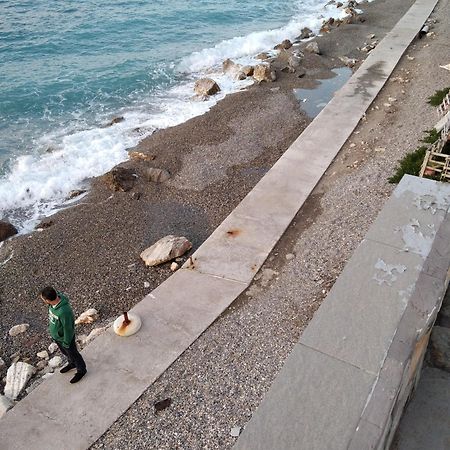 House Next To The Sea Side Apartment แดร์เวนี ภายนอก รูปภาพ