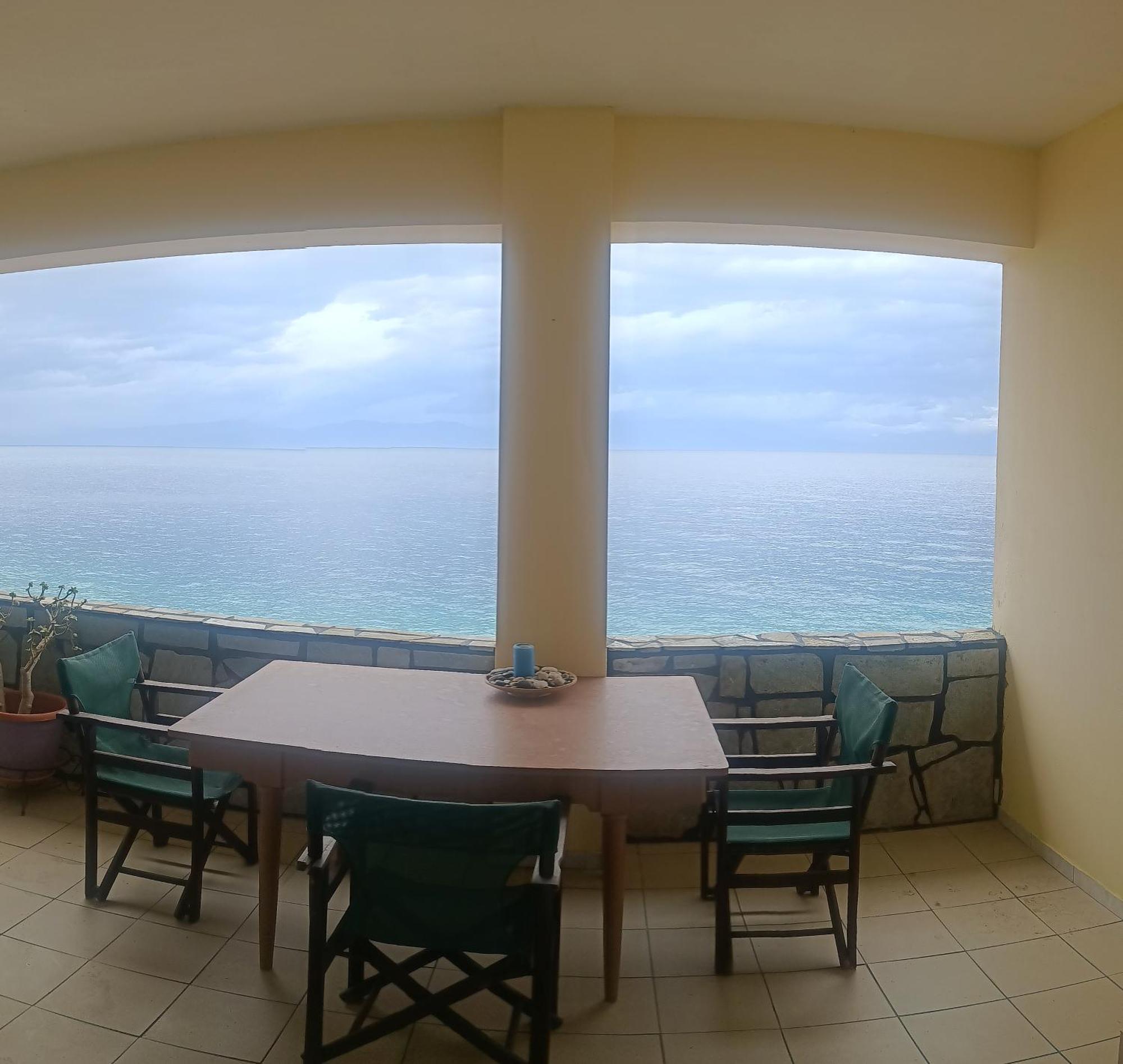 House Next To The Sea Side Apartment แดร์เวนี ภายนอก รูปภาพ