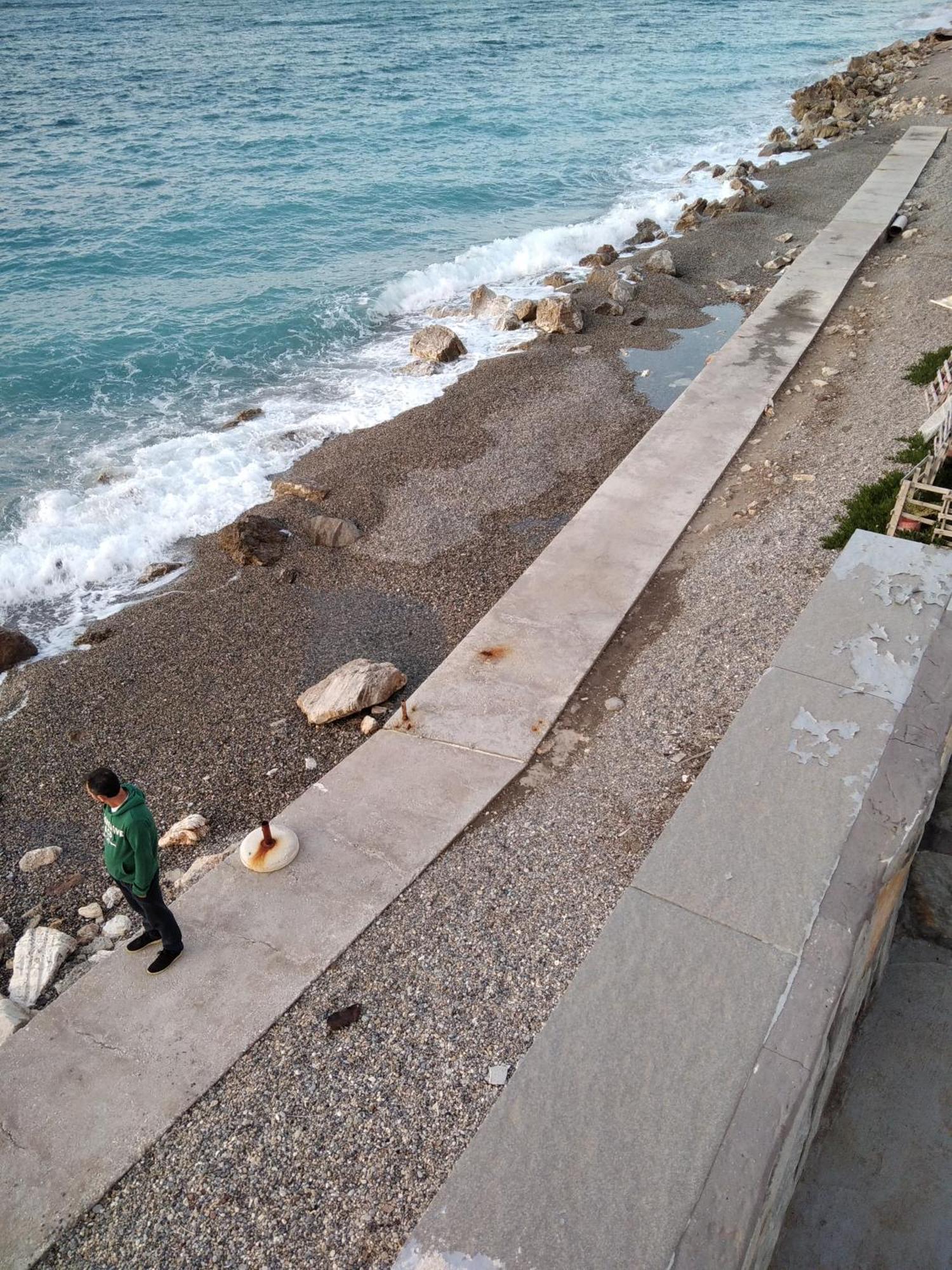 House Next To The Sea Side Apartment แดร์เวนี ภายนอก รูปภาพ